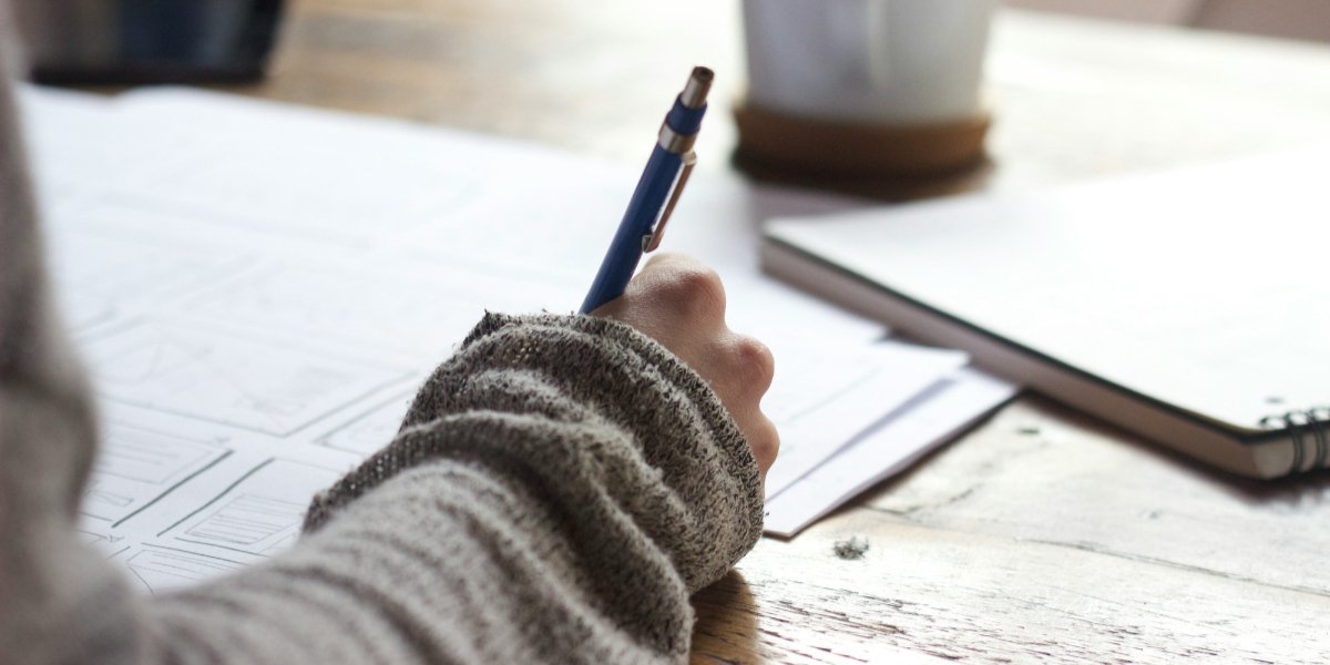 Wanneer is het tijd om je financiële administratie uit te besteden? (Checklist) cover